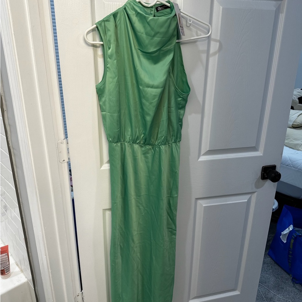 Pretty garden Women’s Green Sleeveless Dress, Brand New